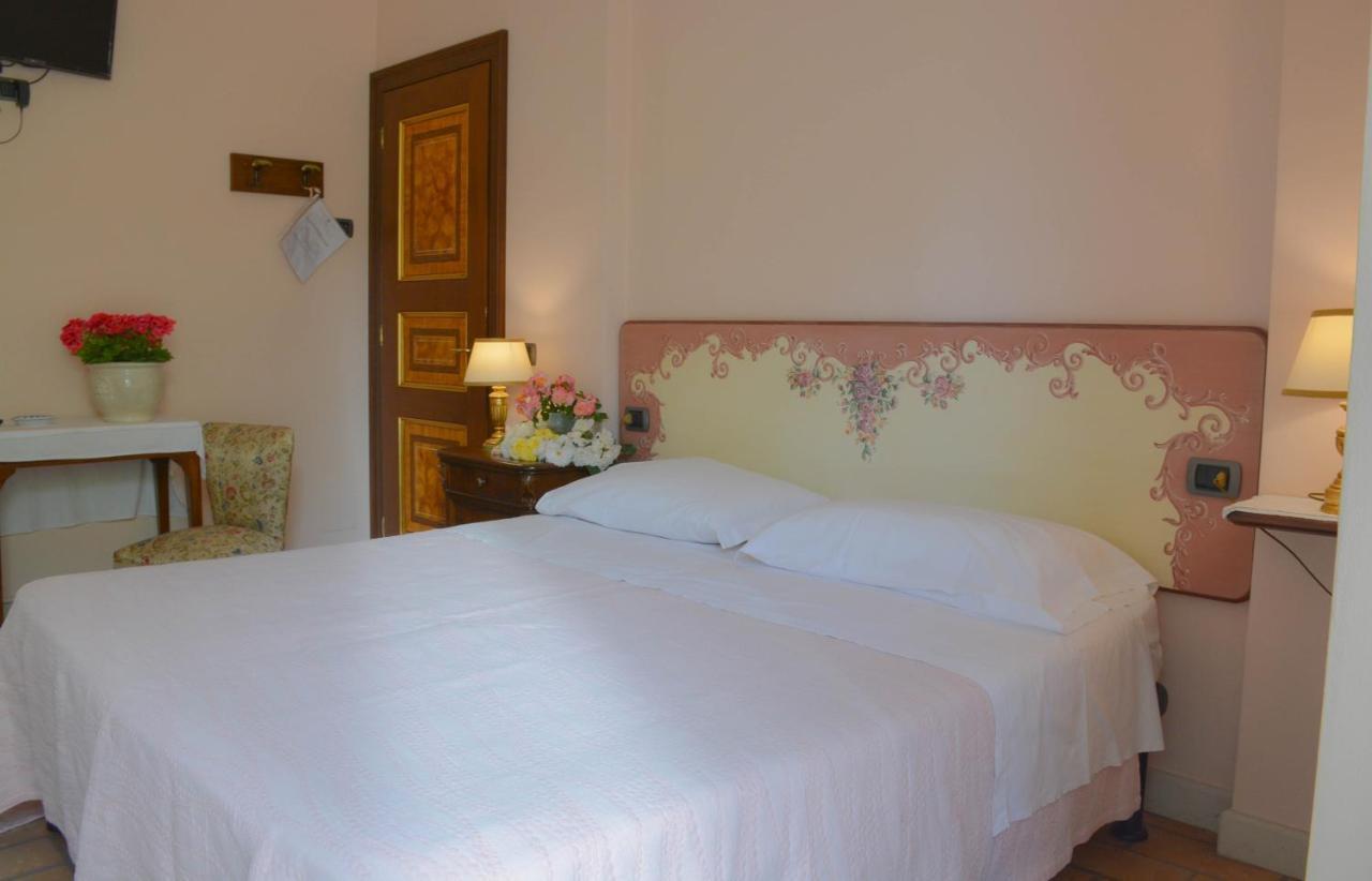 Velia Mare Hotel Нумана Екстериор снимка